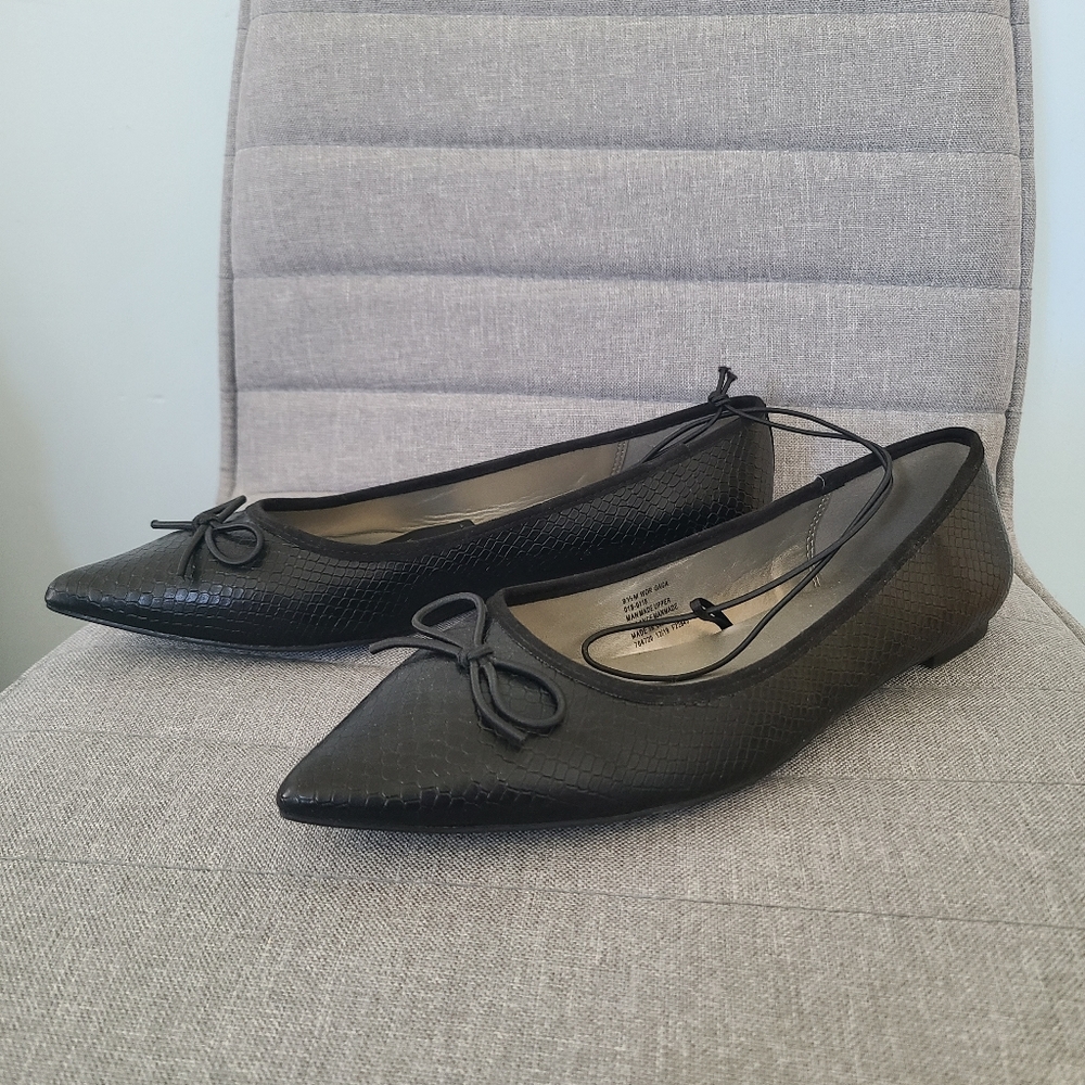 Pointed Flats Snake Skin size 9.5